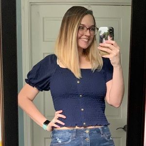 Meet your Posher, Alyssa